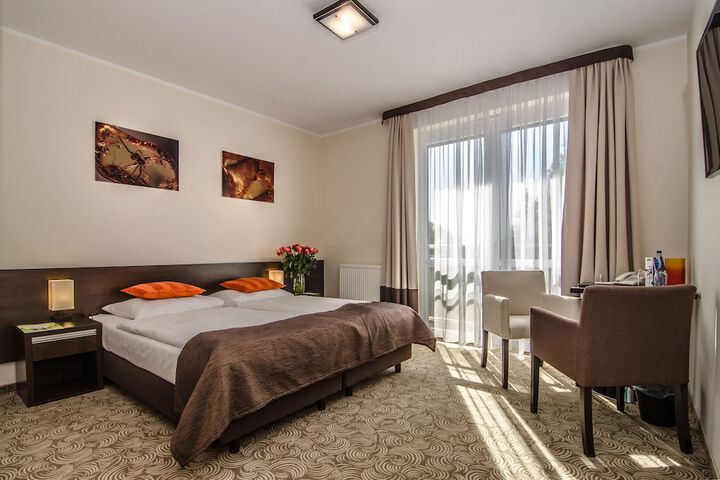 Room 5 of 75