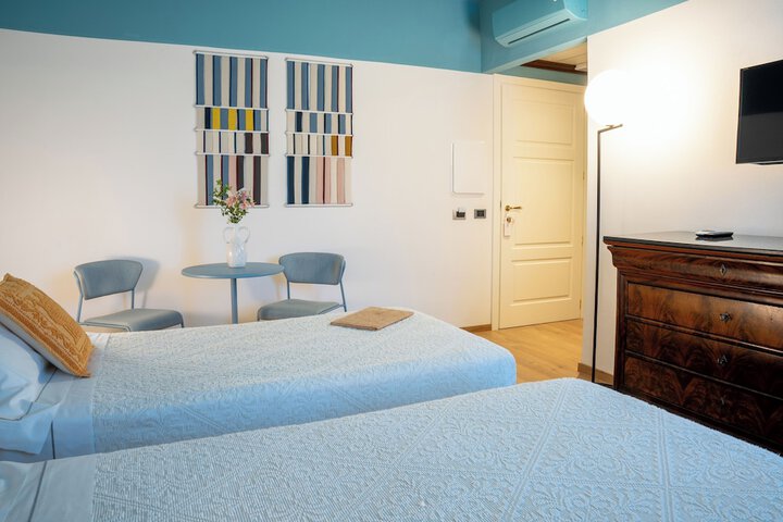 Room 27 of 64