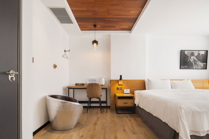 Room 51 of 151