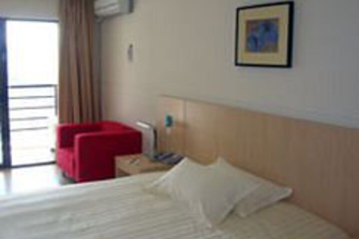 Room 2 of 5