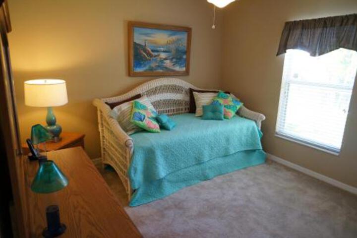 Marr 1064 in Cape Coral, FL