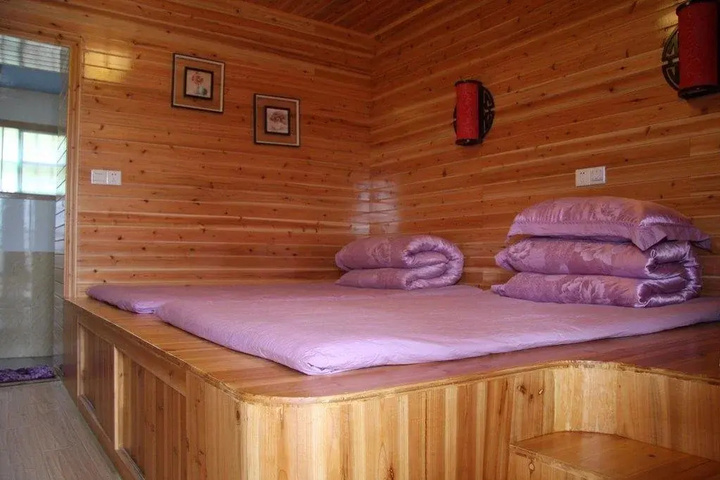 Room 7 of 19
