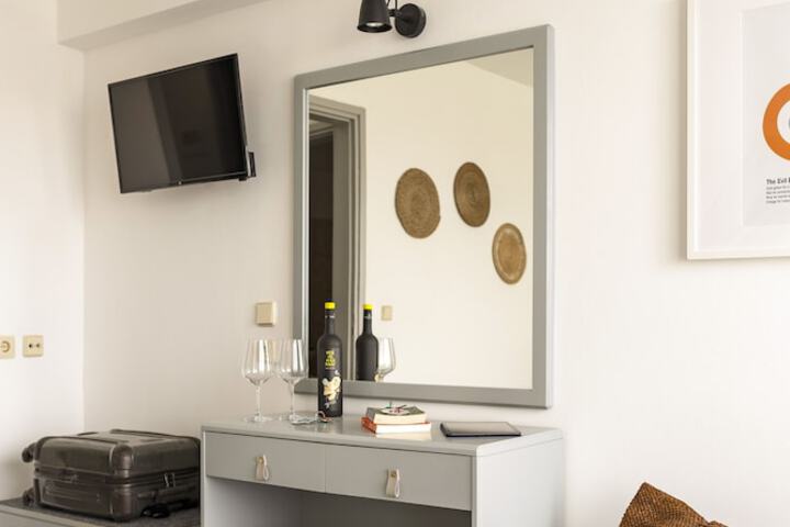 Room 17 of 48