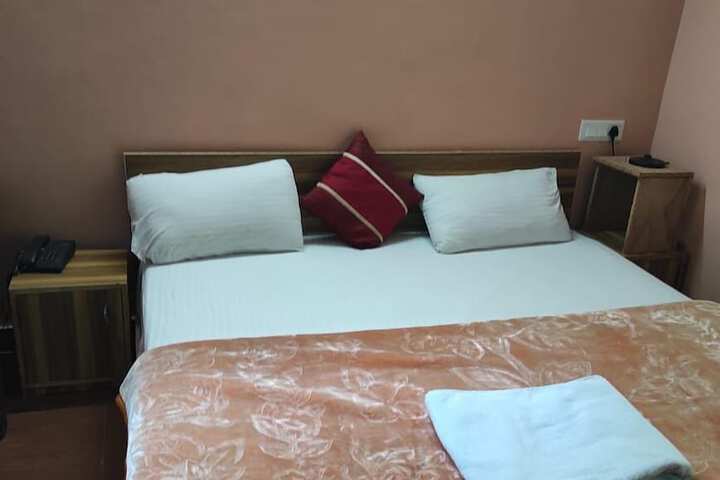 Room 9 of 24