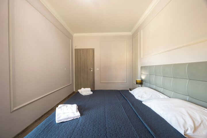 Room 12 of 53