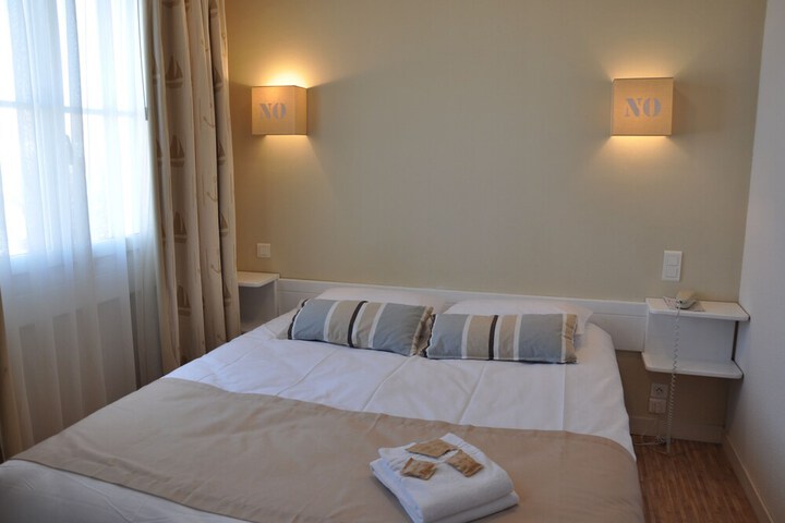 Room 5 of 34