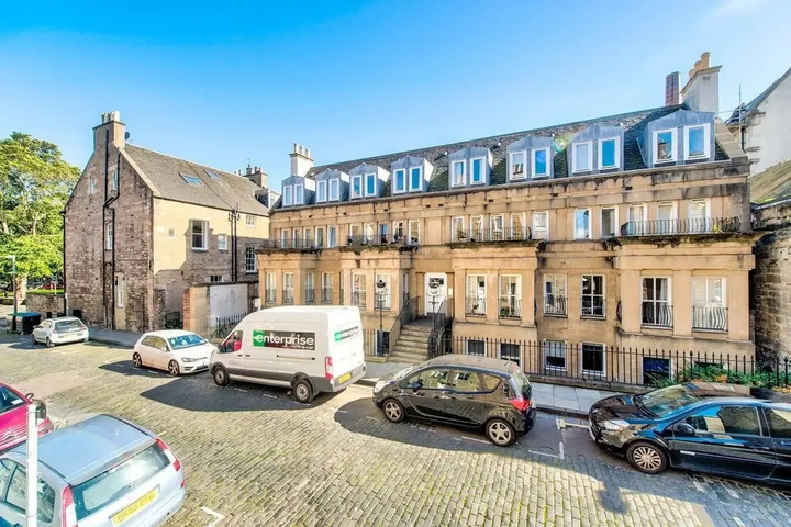 Photo of Heart of the City Aparment: Next to Waverley Station