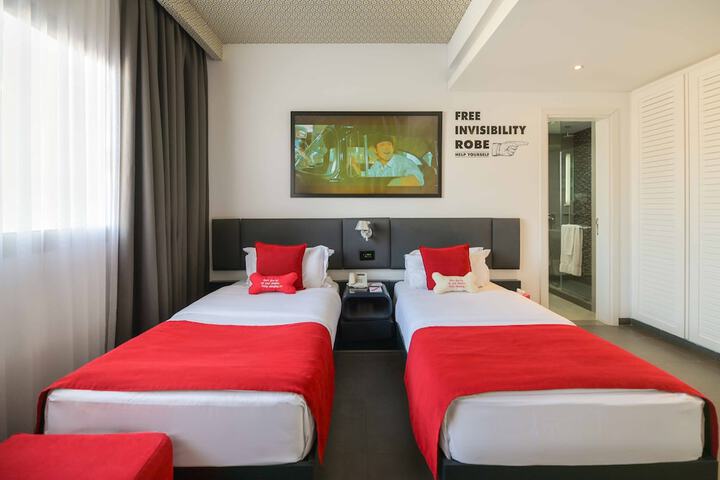 Room 16 of 75