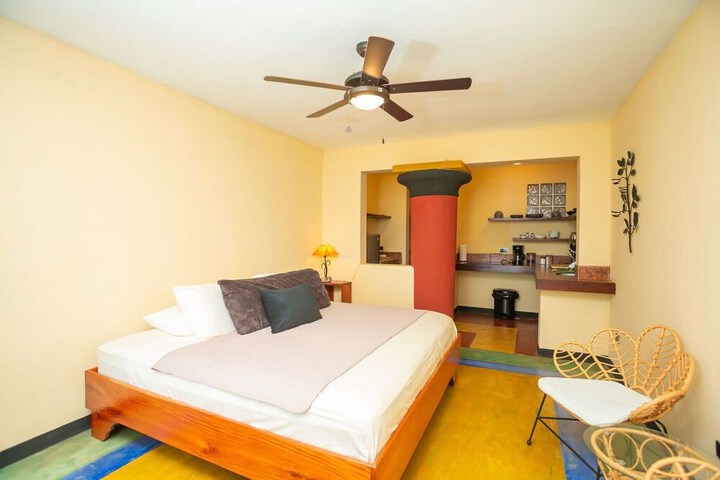 Room 12 of 172