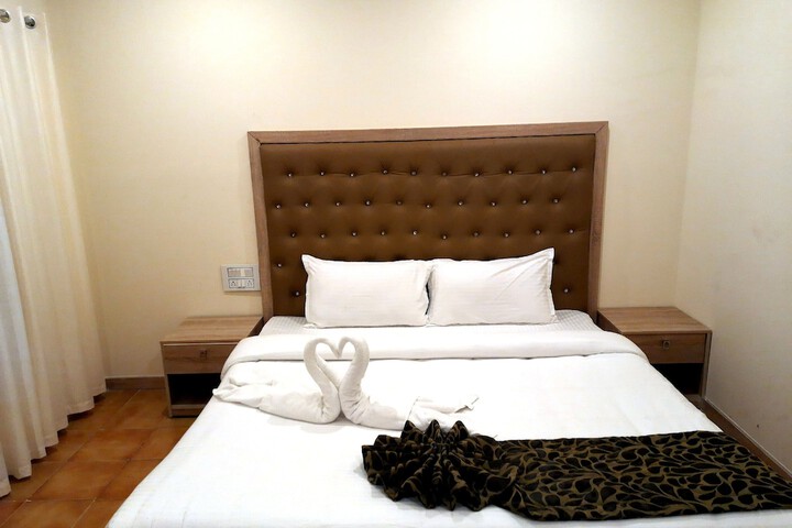 Room 6 of 37