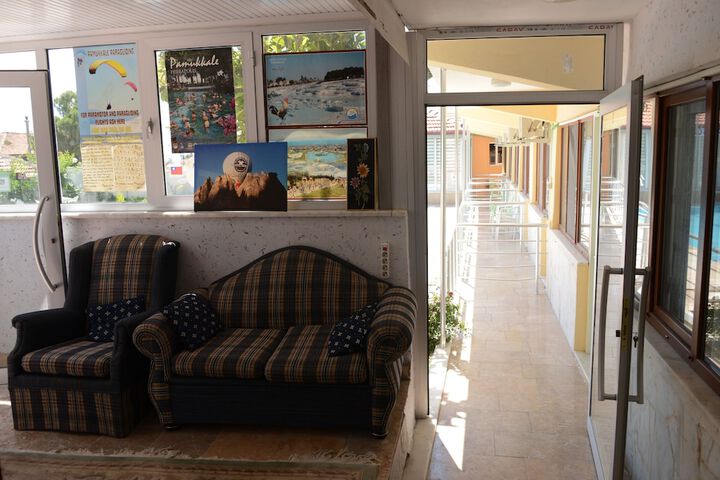 Guest Lobby