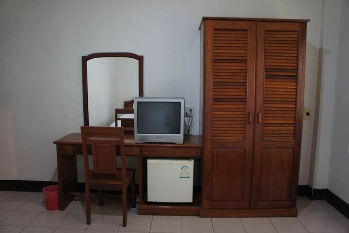 Room 11 of 26