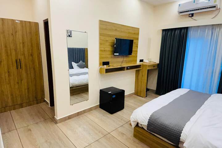 Room 8 of 51