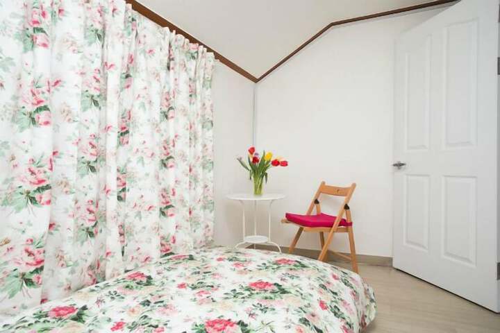 Room 10 of 38
