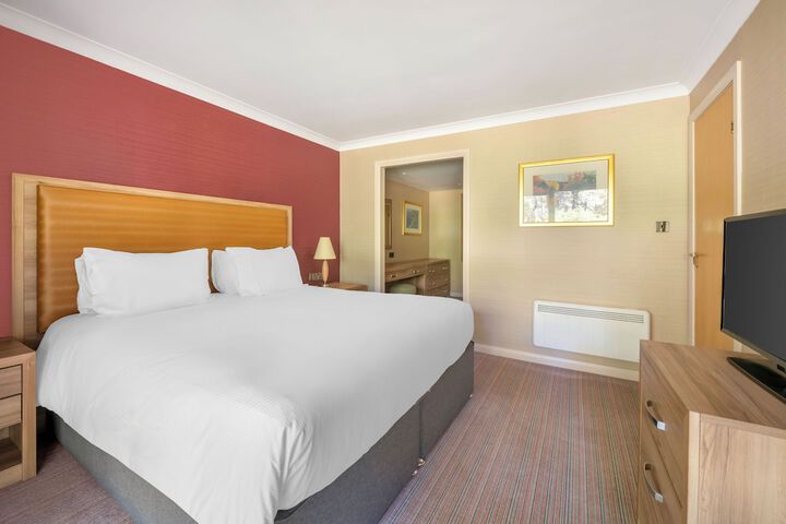 Room 12 of 83