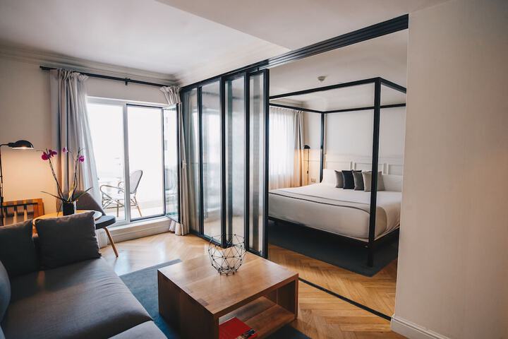 Room 41 of 90