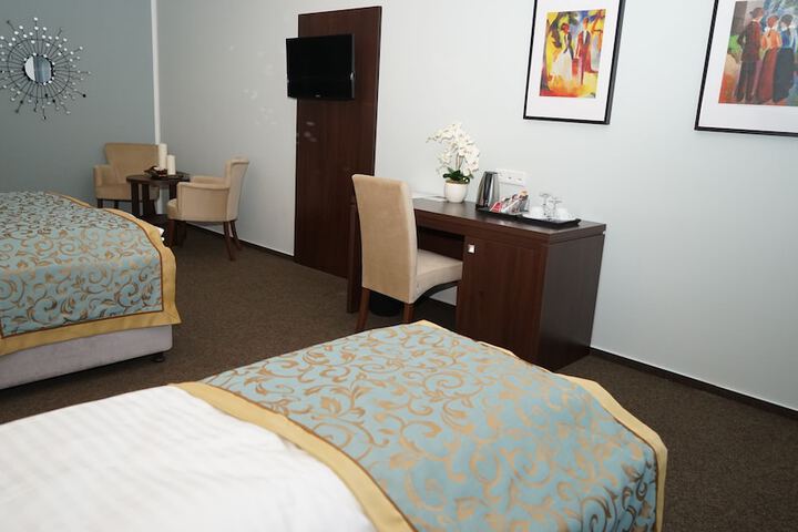 Room 15 of 29