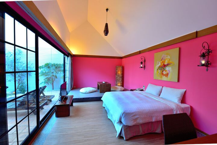 Room 4 of 20