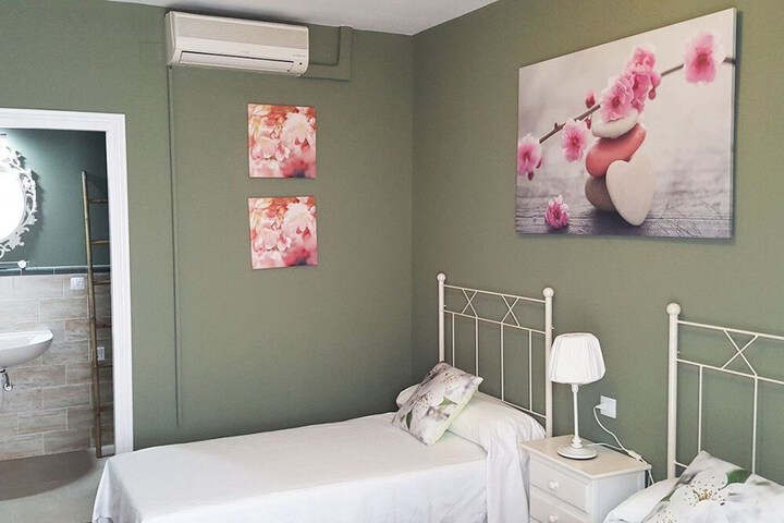 Room 15 of 16