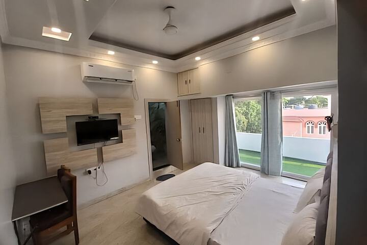 Room 13 of 29