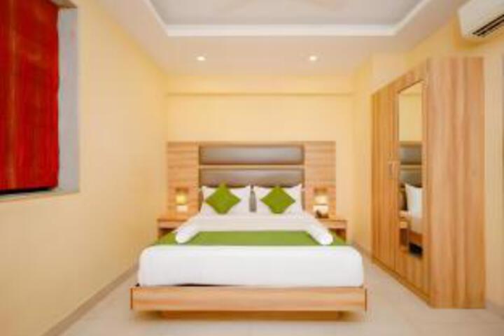 Room 16 of 18