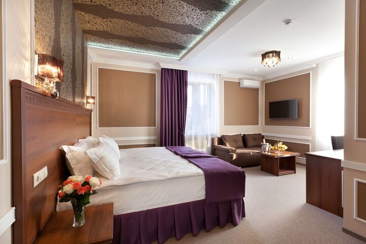 Room 8 of 31