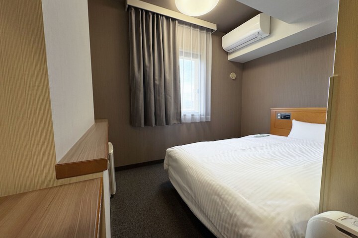 Room 9 of 36