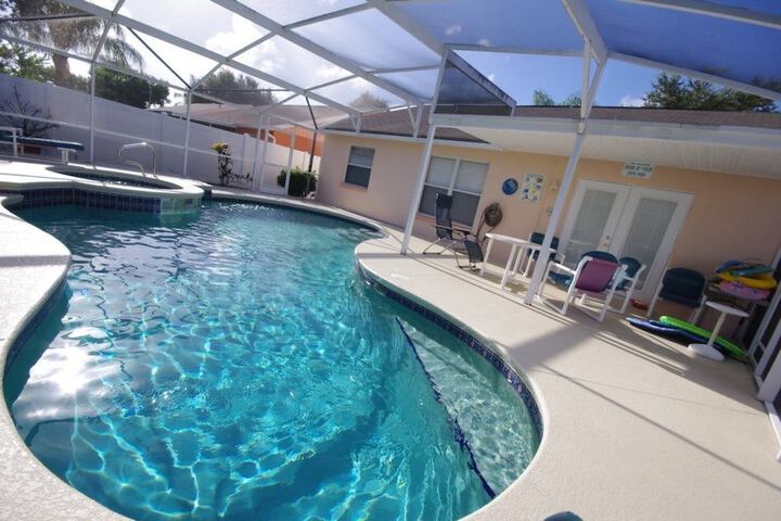 Pool 20 of 37