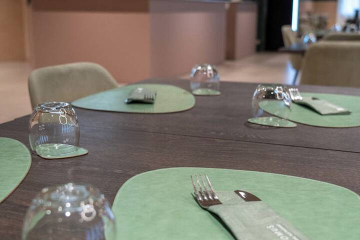 Dining 44 of 56