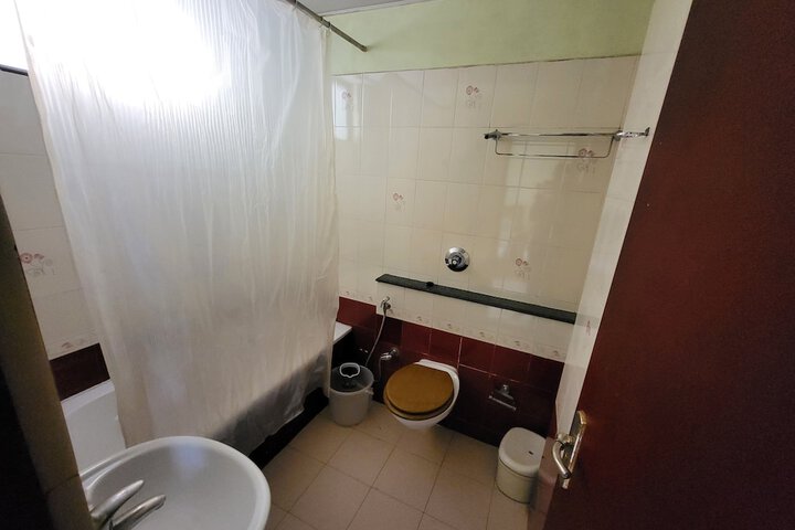 Room 16 of 27