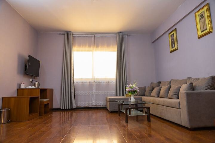 Room 6 of 32