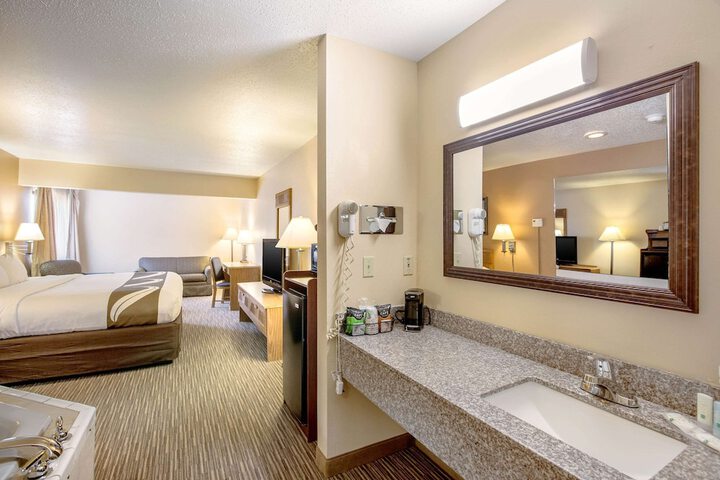Room 20 of 33