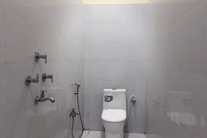 Room 15 of 23