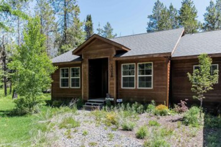 Image of Crane Shores Chalet - Four Bedroom Cabin