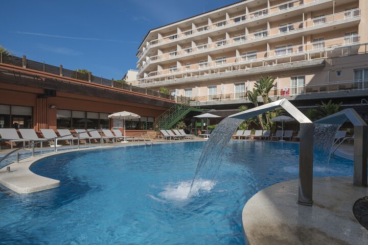 Pools & Facilities