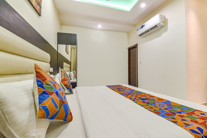 Room 20 of 28