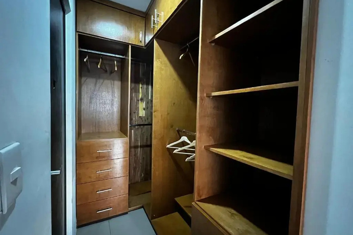 Room 3 of 20