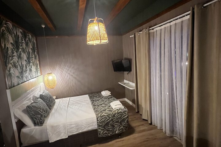 Room 27 of 76