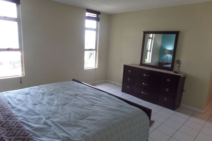 Room 5 of 28