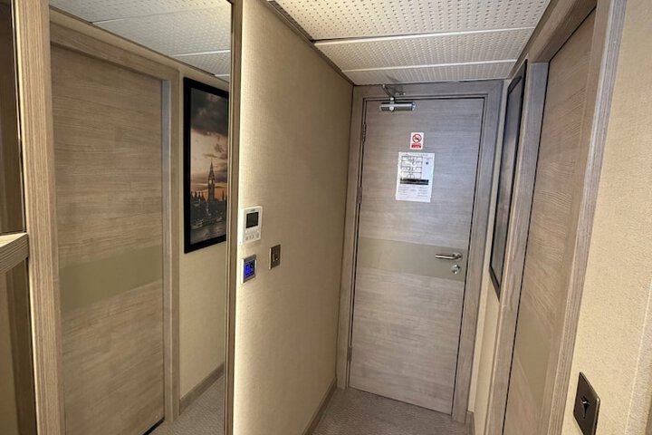 Room 16 of 26