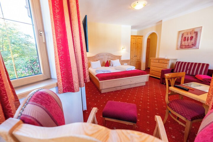 Room 2 of 39