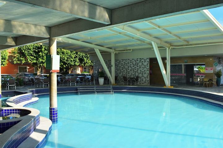 Pool 6 of 24