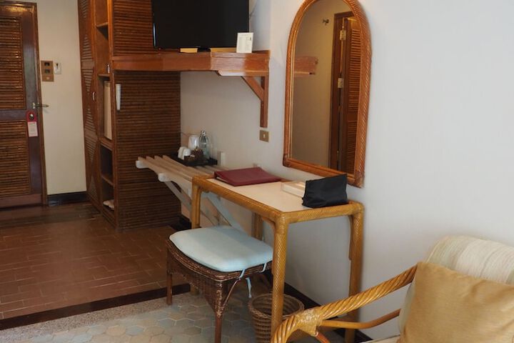 Room 53 of 149