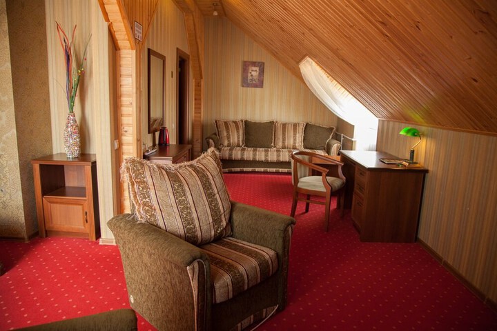 Room 5 of 72