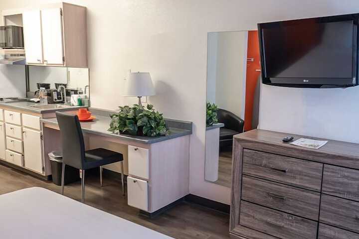 Room 14 of 28