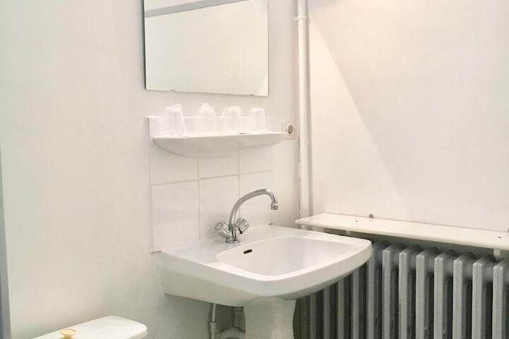 Room 54 of 72