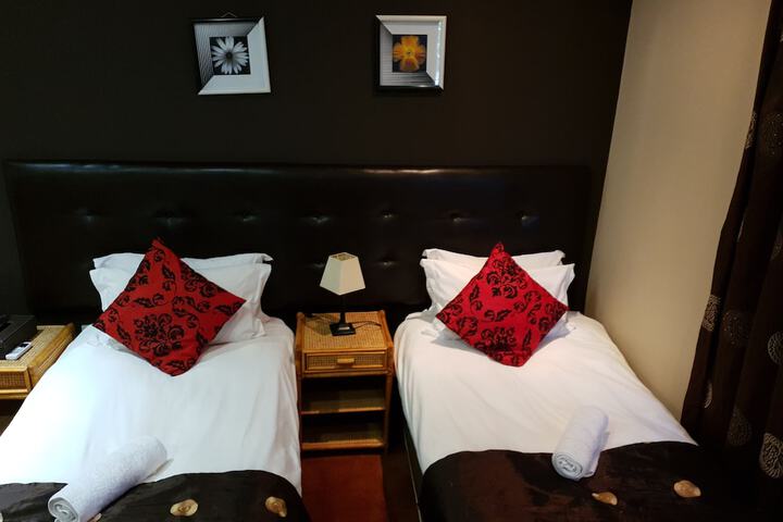 Room 2 of 18