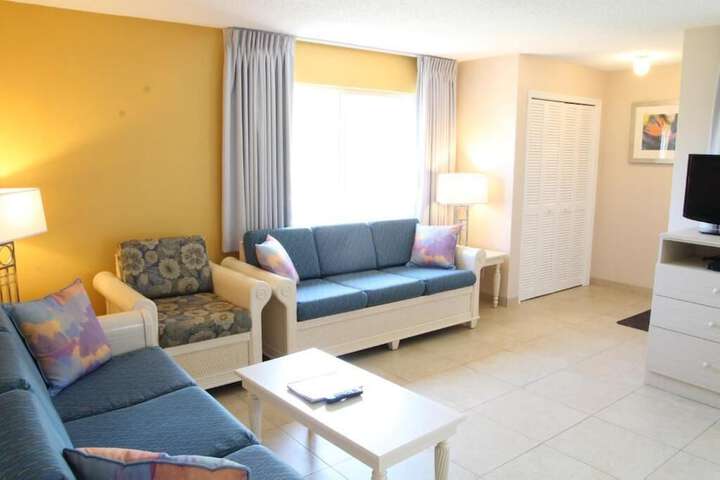 Room 9 of 16