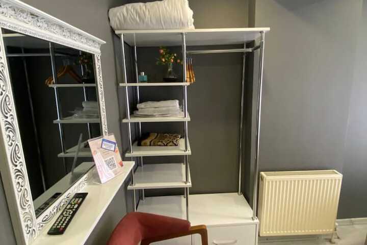 Room 33 of 75