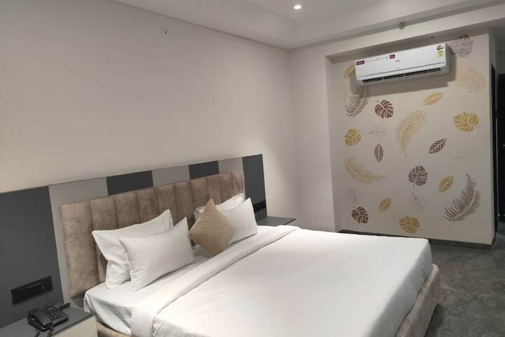 Room 3 of 19